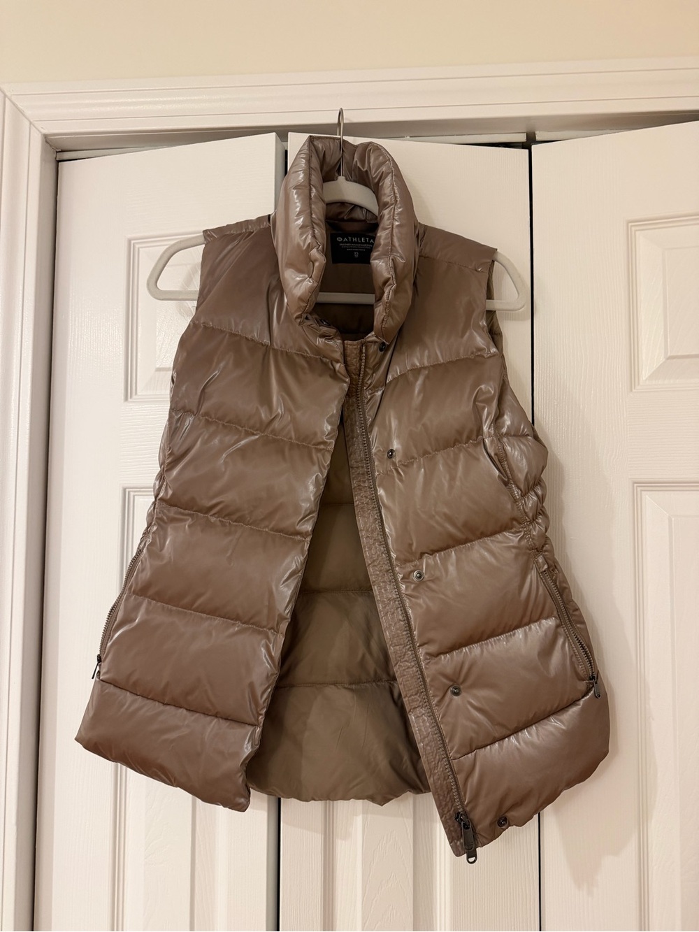 Athleta Quilted Puffer Vest in Taupe